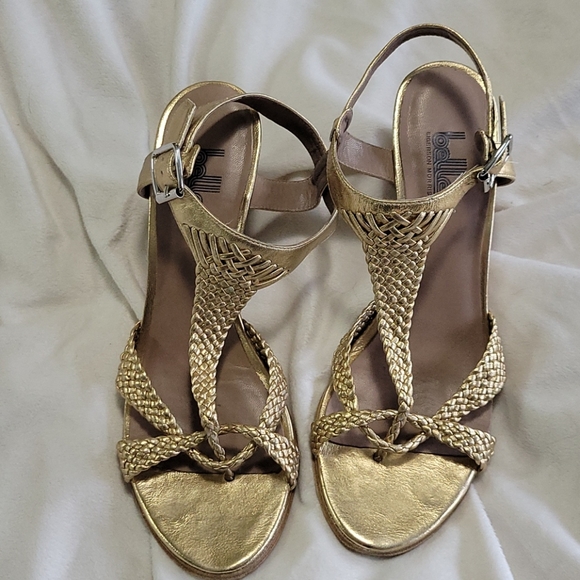 Ladies Gold Sandals - Picture 1 of 5